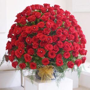 150 Red Rose Love Flowers - Send Flowers to Pakistan