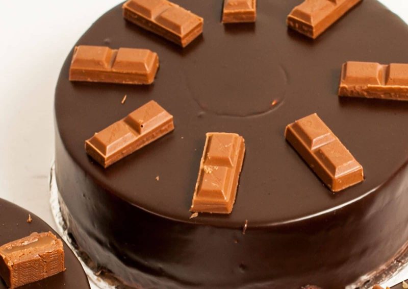 CADBURY CHOCOLATE PREMIUM CAKE - online premium cake delivery in Pakistan