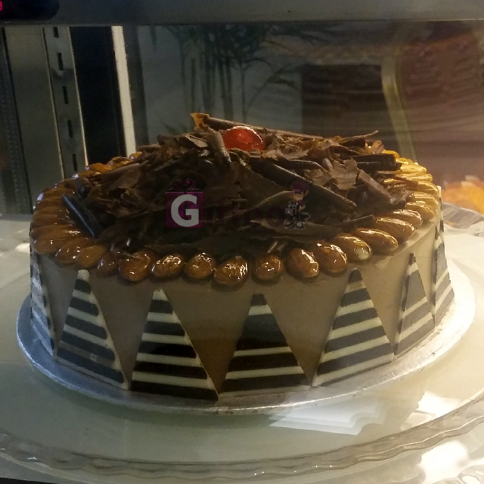 2LBS Chocolate Premium Cake - SendFlowers.pk