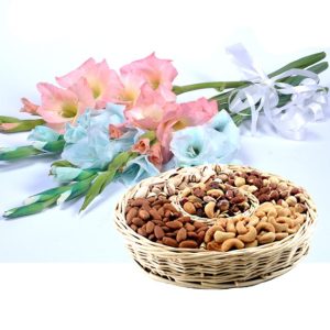 Bouquet With Dry Fruit Basket - SendFlowers.PK
