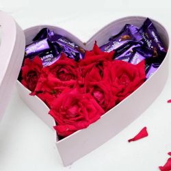 Heart Filled With Roses - SendFlowers.PK