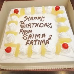 Premium Pineapple Cake - SendFlowers.PK