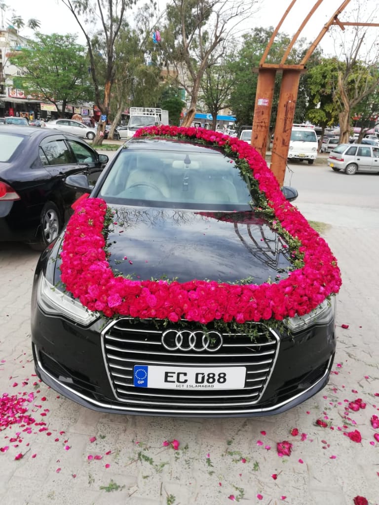 Audi Car Decoration - SendFlowers.pk