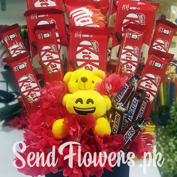 kit kat chocolate box delivery - sendflowers.pk