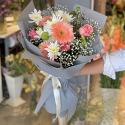 Delivery of my father my strength flowers in Lahore