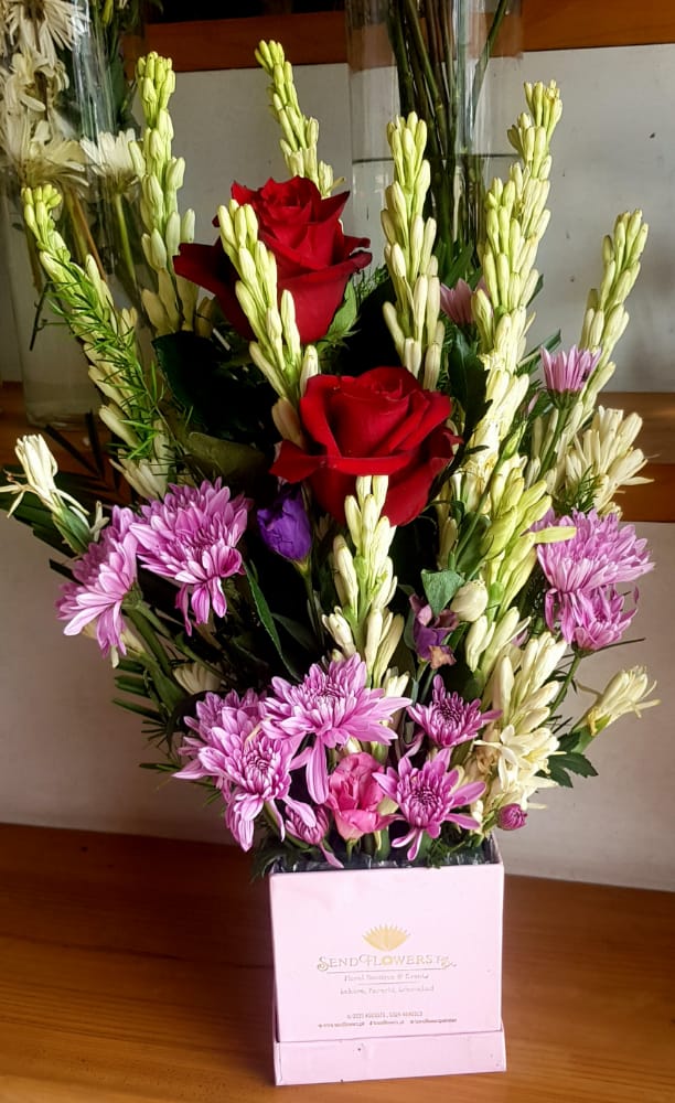 Delivery of Romance of Chrysanthemum & Roses in Pakistan