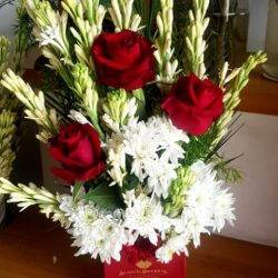 Delivery of Box of Red & White Flowers in Pakistan