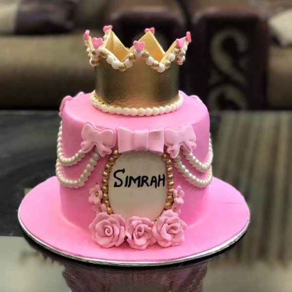 Delivery of Crown Cake for My Love in Pakistan