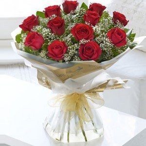Online order of Red Flowers - SendFlowers.pk
