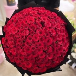 bouquet for valentines in Pakistan - SendFlowers.pk