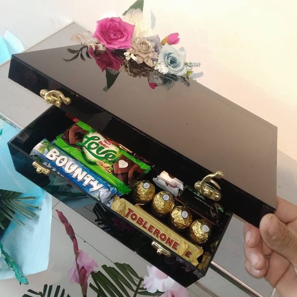Chocolate Box Delivery Online Chocolates Gift Deals SendFlowers.pk