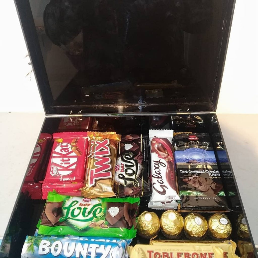 Chocolate Box Delivery Online Chocolates Gift Deals SendFlowers.pk