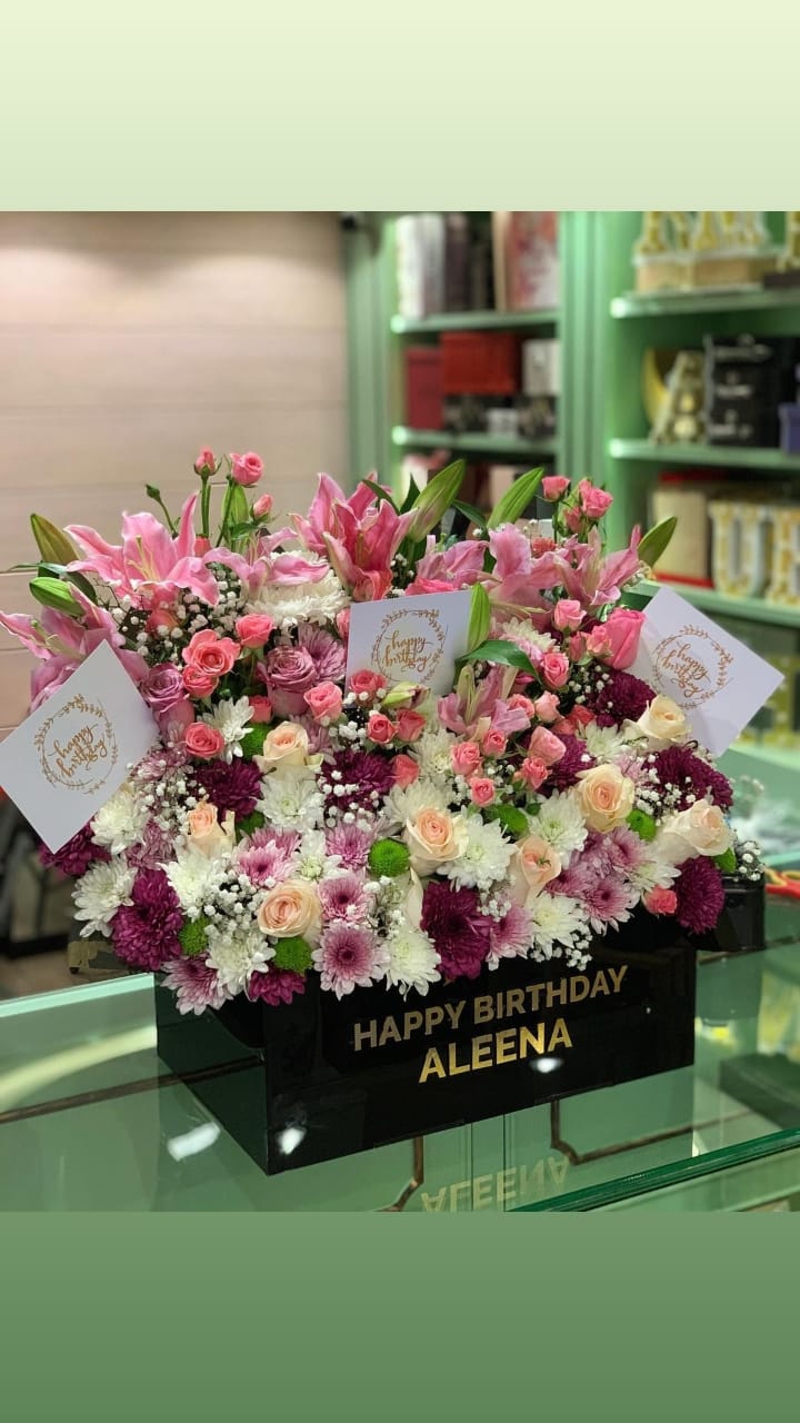 Send Flowers to Lahore - SendFlowers.pk