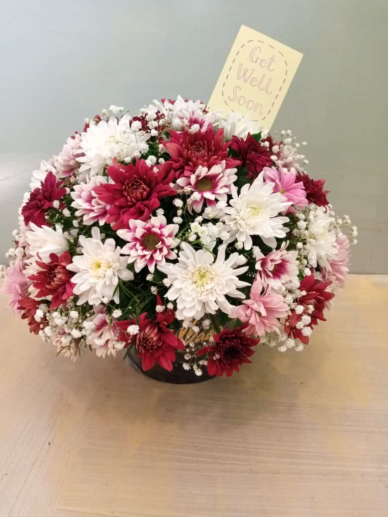 Premium Flowers Box - SendFlowers.pk