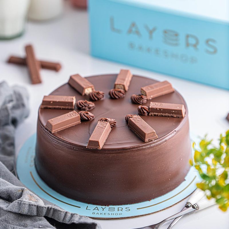 Layers KitKat Premium Cake