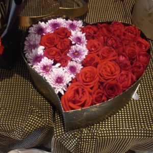 Best Valentine Roses - Sendflowers.pk