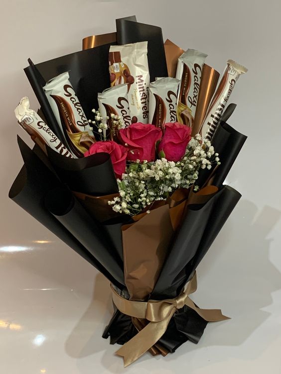 Chocolate Arrangement - Sendflowers.pk
