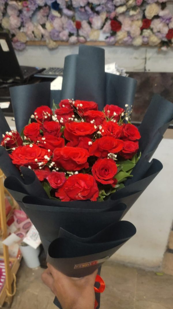 Anniversary Blossom - Sendflowers.pk