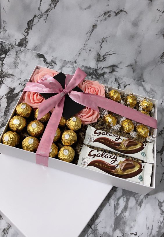 Love That Lasts Chocolate Box| Best Gift| Sendflowers.pk