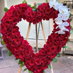 Open Heart Flower Arrangement - Sendflowers.pk