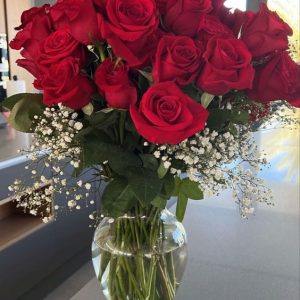 Valentine Red Roses in Pakistan - SendFlowers.pk