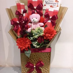 Valentine Chocolate Box Lahore - Sendflowers.pk