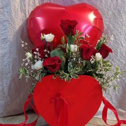 Valentine Roses Delivery Lahore - Sendflowers.pk