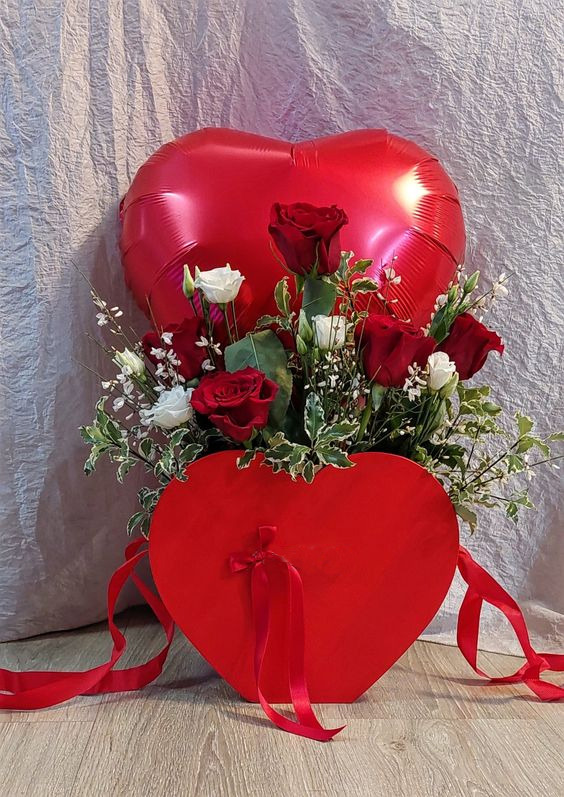 Valentine Roses Delivery - Sendflowers.pk