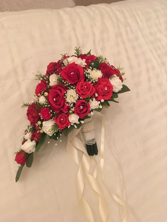 bridal shower bouquet for wedding - Sendflowers.pk