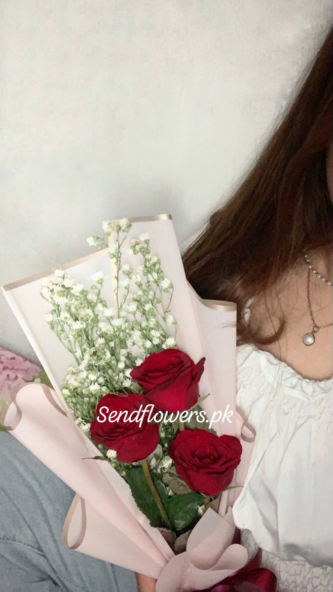 Valentine Flowers - Sendflowers.pk