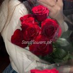 Send Valentine Roses to Pakistan - SendFlowers.pk