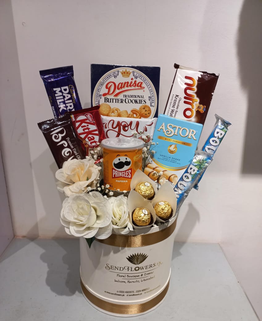 Cadbury Chocolate Gift Box / Birthday Surprise Box / Romantic Gift Box / Surprise  Gift / Anniversary Chocolate Gift Box | Shopee Malaysia