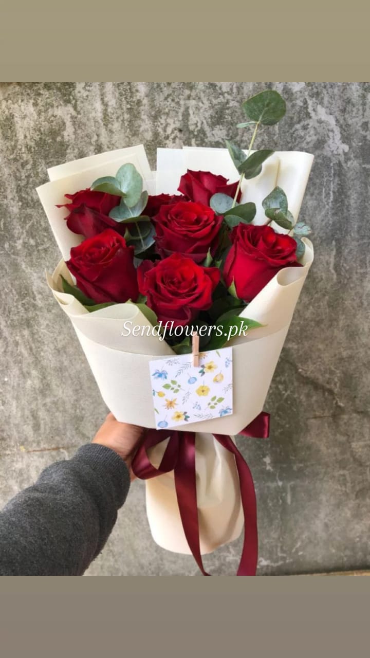 Best Valentine Flowers Delivery to Pakistan - SendFlowers.pk