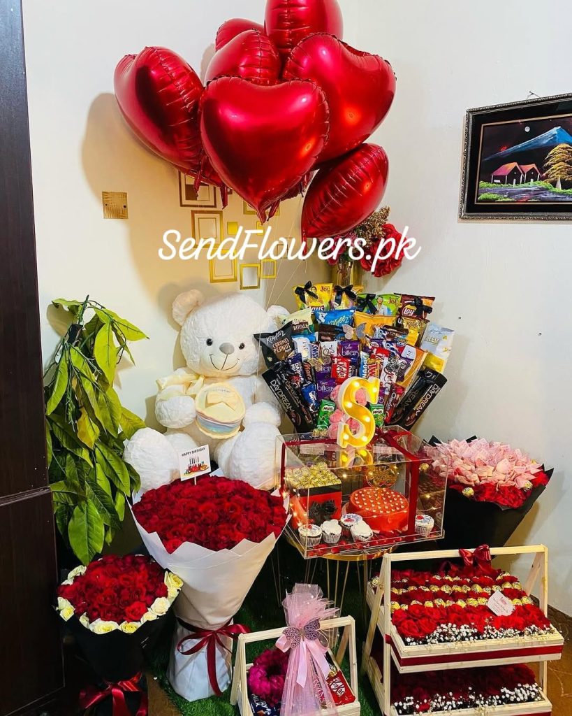 Valentine's Day Flowers Deals Lahore - SendFlowers.pk