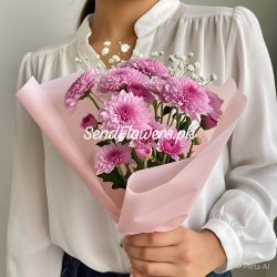 Flowers for Mom Lahore - SendFlowers.pk