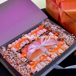 Cash Money Gift Box Lahore - SendFlowers.pk