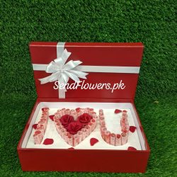 I Love You Flower Gift Box Lahore - SendFlowers.pk