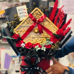 Valentine Gifts for Wife Lahore - SendFlowers.pk