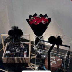 Valentine's Day Romantic Gift Lahore - SendFlowers.pk