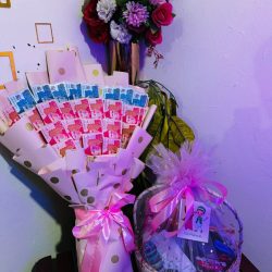 New Notes and Chocolate Deal Lahore - SendFlowers.pk