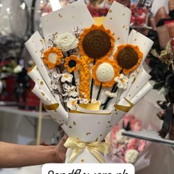 Crochet for Mother's Day Lahore - SendFlower.pk