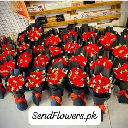 Valentine Flowers Deal Lahore - SendFlowers.pk