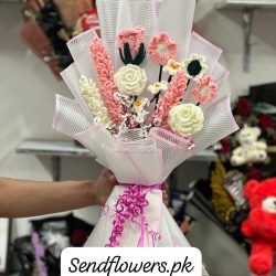 Crochet Flowers for Mom Lahore - SendFlowers.pk