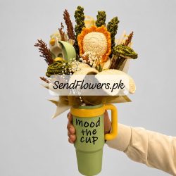 Crochet Flower Mug Gift Lahore - SendFlowers