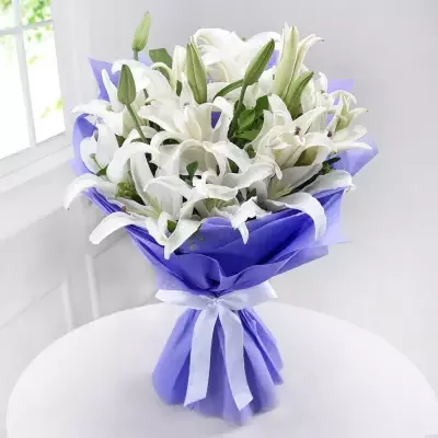 Bunch of 6 White Lilies - Send Flowers Pakistan