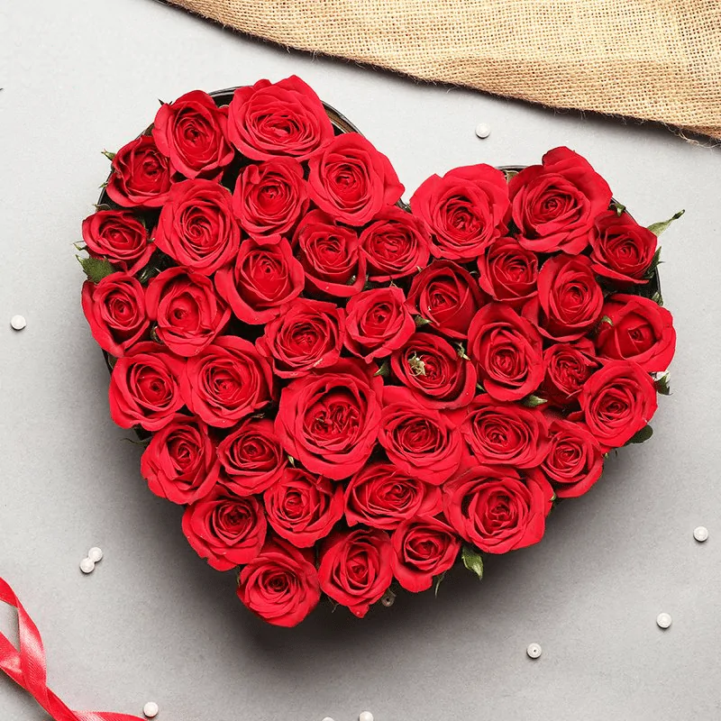 Heart of Roses - send flowers to Lahore pakistan
