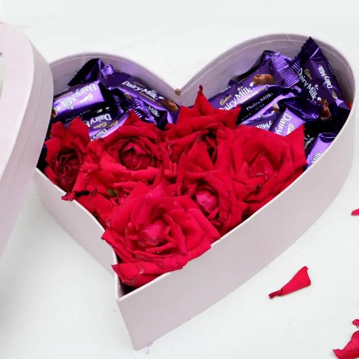 Heart Filled With Roses - SendFlowers.PK