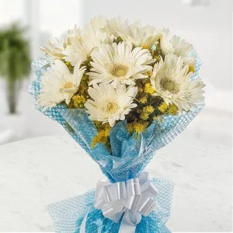 White Affection - SendFlowers.pk
