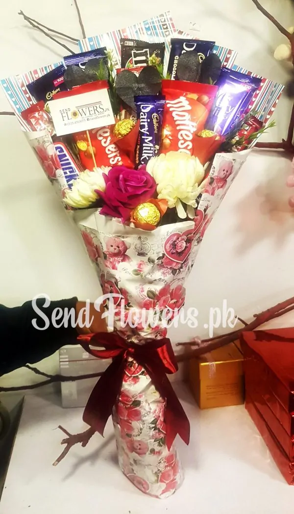 chocolate bouquet delivery Pakistan_SendFlowers.pk