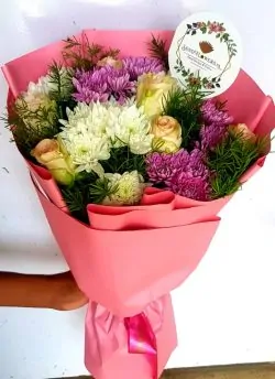 Delivery of Bouquet of Charismatic Roses in Pakistan